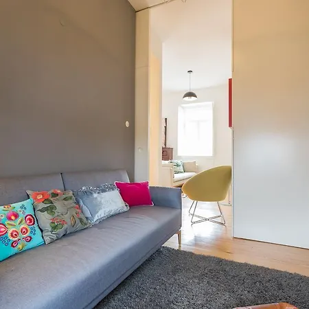 Feels Like Lapa Flat With City View Апартаменты Лиссабон